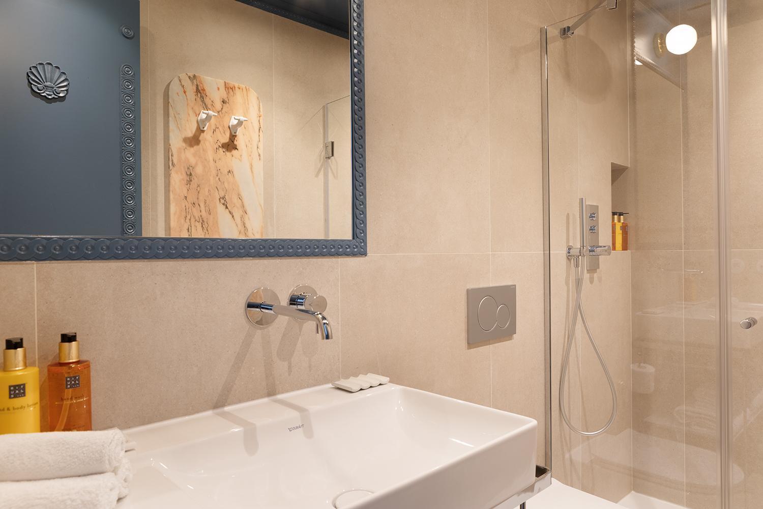 Paris Home Collection Serviced Apartments In Opera - Rue Saint-Lazare Exteriör bild